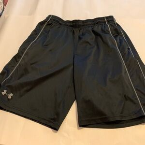 Under armour athletic shorts size M